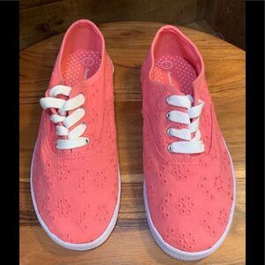 American Eagle  child’s sneakers.  Inv 5319